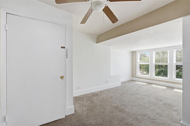 Foto del edificio - 104 N Clyde Ave