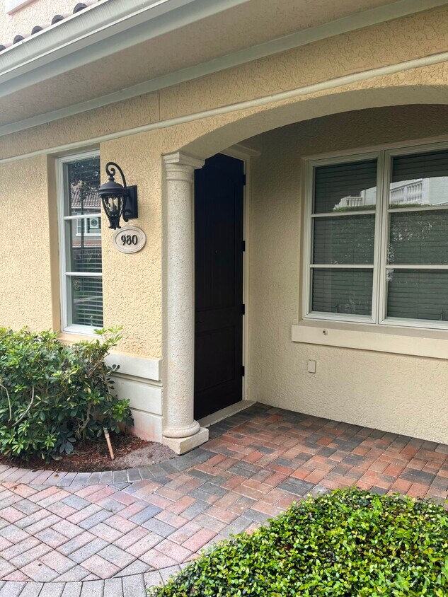 Foto principal - 980 SE Willoughby Trace