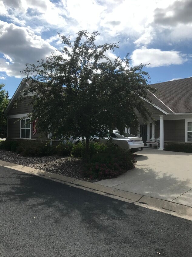 368 E Travelers Trl, Burnsville, MN 55337 House Rental in Burnsville