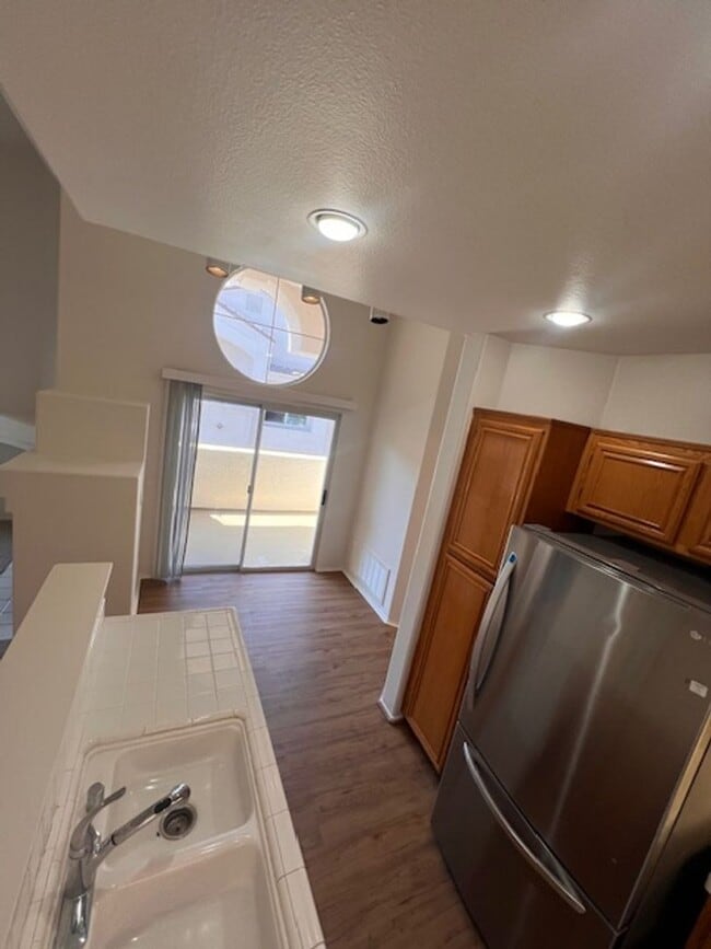 Building Photo - Spacious 2 Bedroom, 2 Bathroom Town Home w/ Attached Garage! Andria of UTC