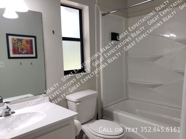 Foto del edificio - 3431 NE 56th Ave