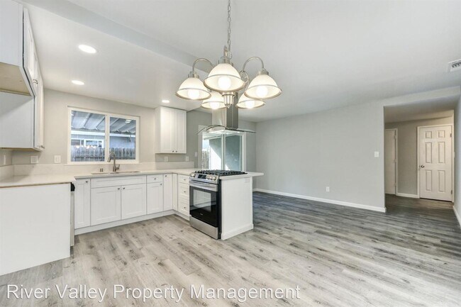 Foto del edificio - 3 br, 2 bath House - 3527 Contempo Dr