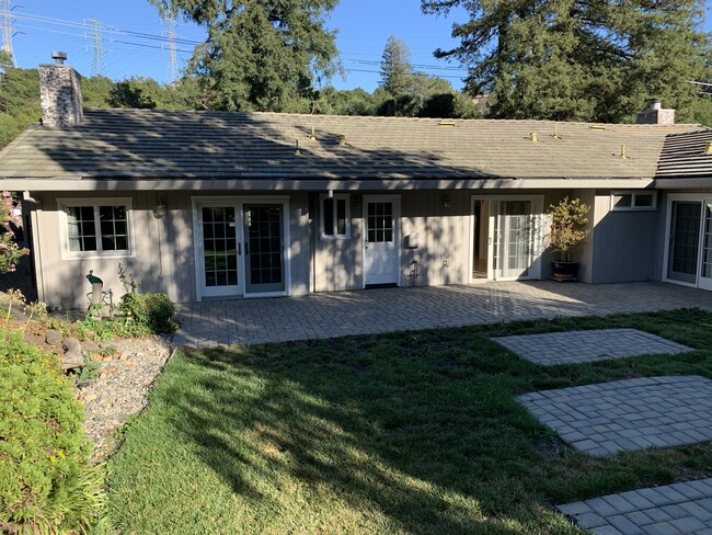 Building Photo - 36 Valley View Dr
