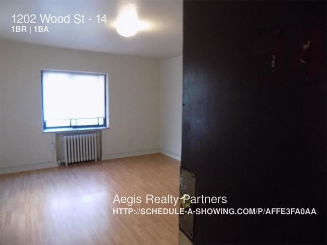 Building Photo - 1202 Wood St