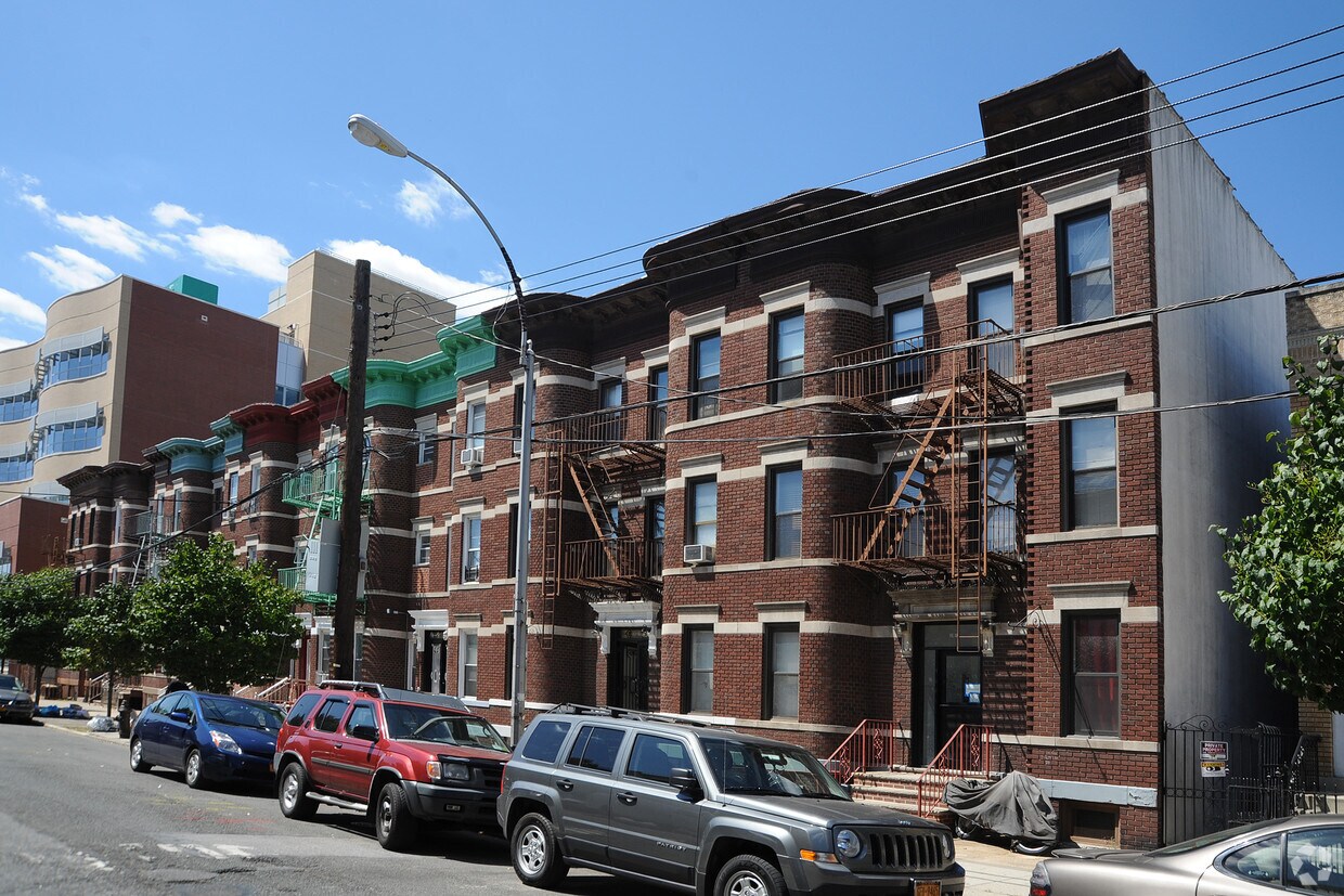 Foto del edificio - 30-16 43rd St