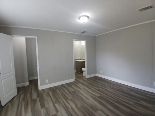 Foto del edificio - 1978 Scranton Ave