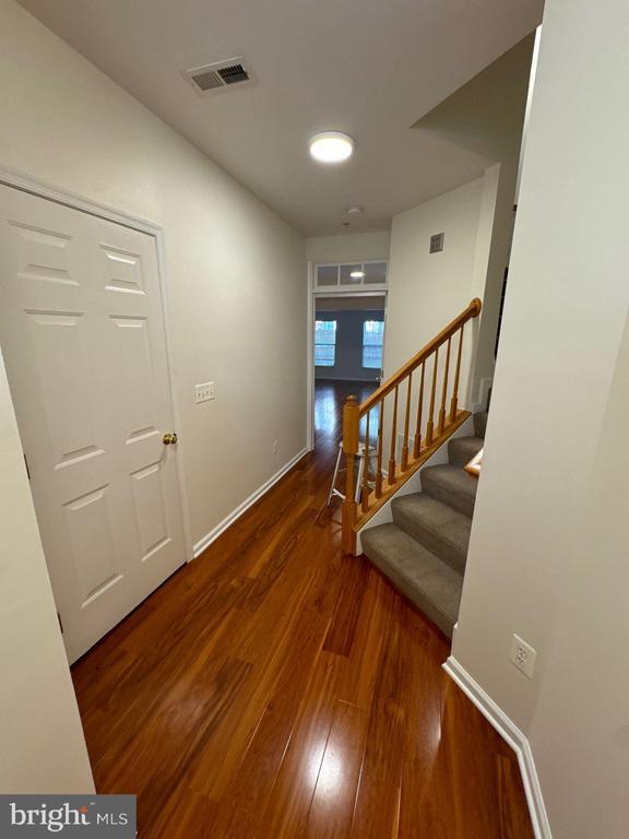 Building Photo - 5104 Grimm Dr