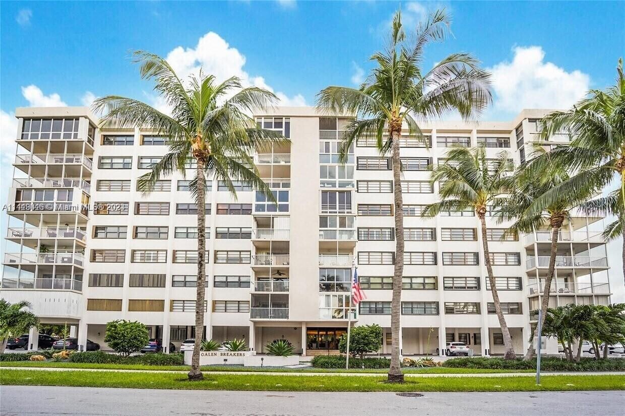 Primary Photo - 550 Ocean Dr