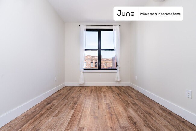 Building Photo - Private bedroom in 2 bed/2 bath Home