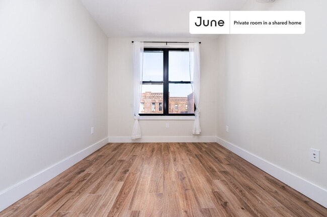 Building Photo - Private bedroom in 2 bed/2 bath Home
