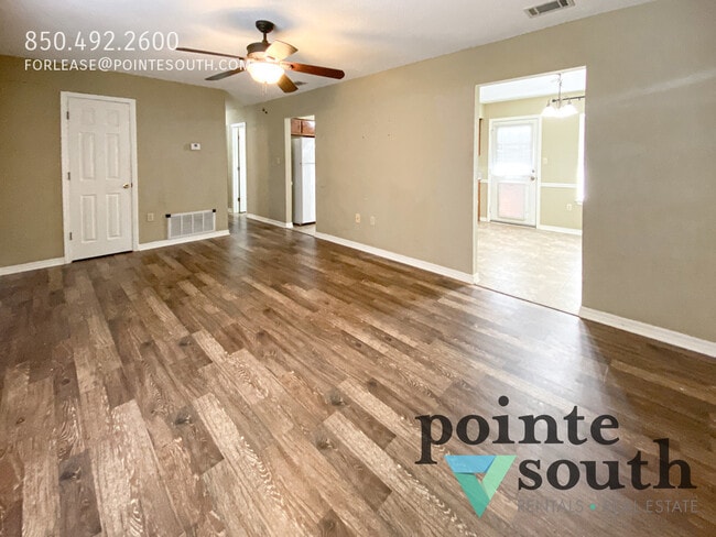 Building Photo - For Rent in Robertsdale!