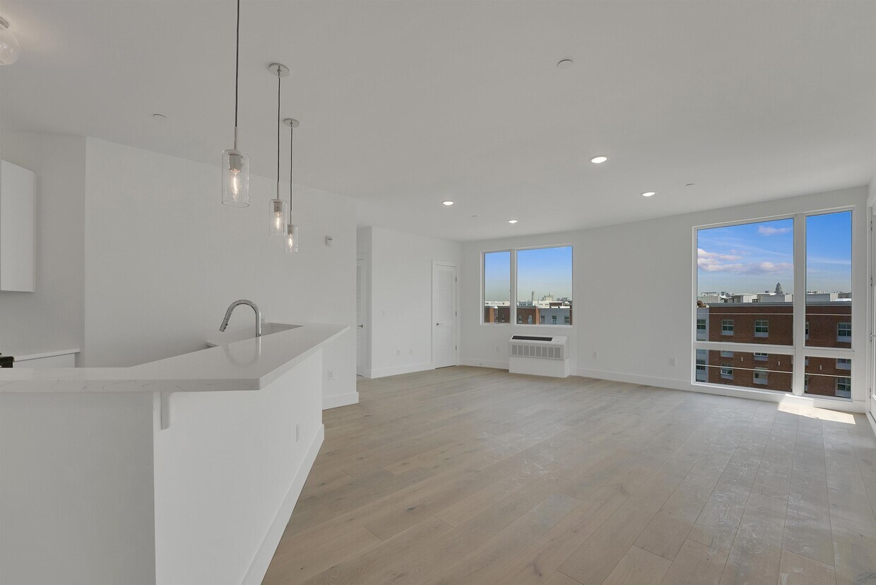 Foto principal - 8621 River Rd