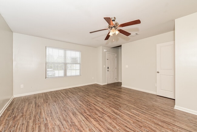 Building Photo - 2715 Marlin Dr