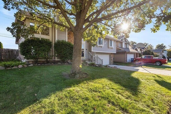 Foto del edificio - Exceptional Millard School District Home F...