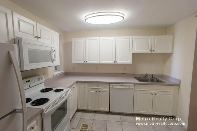 Foto del edificio - 1405 Beacon St