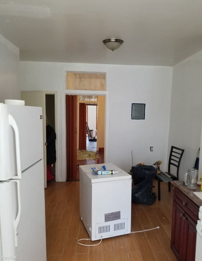 Foto del edificio - 3 br, 1 bath Apartment - 1438 Dekalb Ave