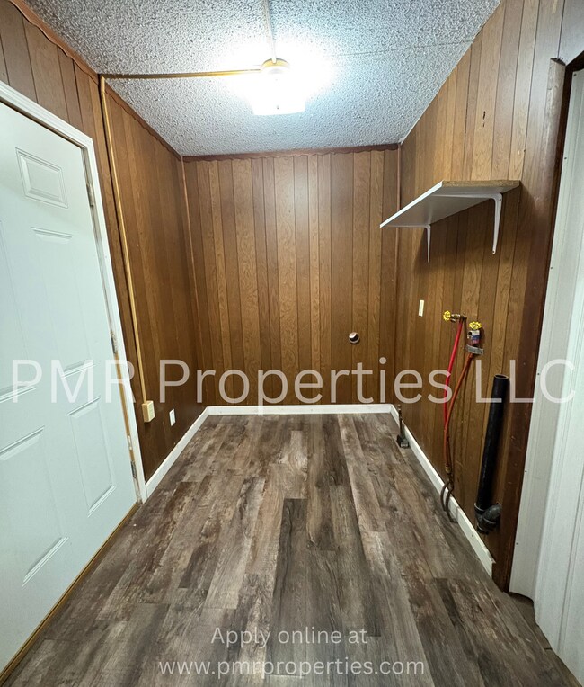 Foto del edificio - 2 Bedrooms / 1 Bathroom House