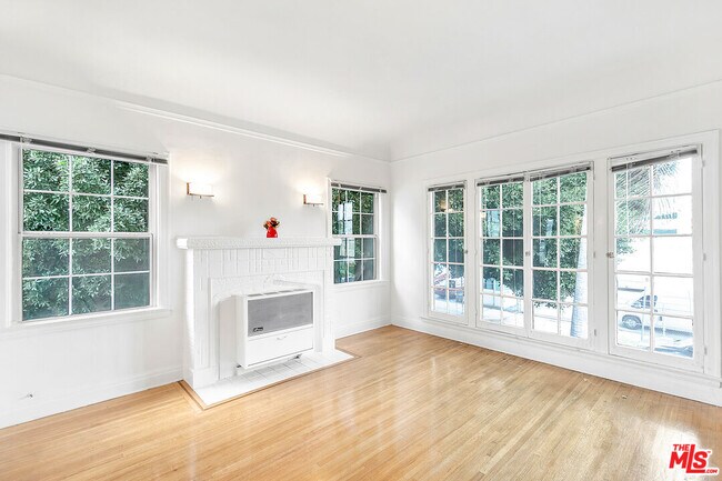 Foto del edificio - 649 N Irving Blvd