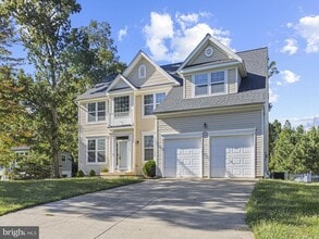 Building Photo - 45370 Barefoot Dr