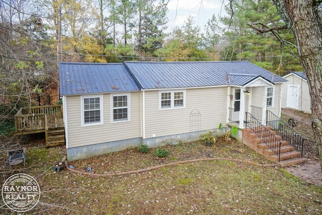 Building Photo - Cute ranch with easy access to downtown Lo...