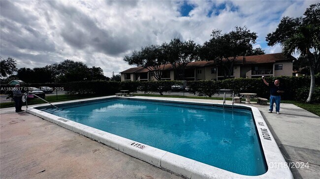 Foto del edificio - 7911 Southgate Blvd