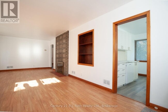 Photo du bâtiment - 639 Yonge St