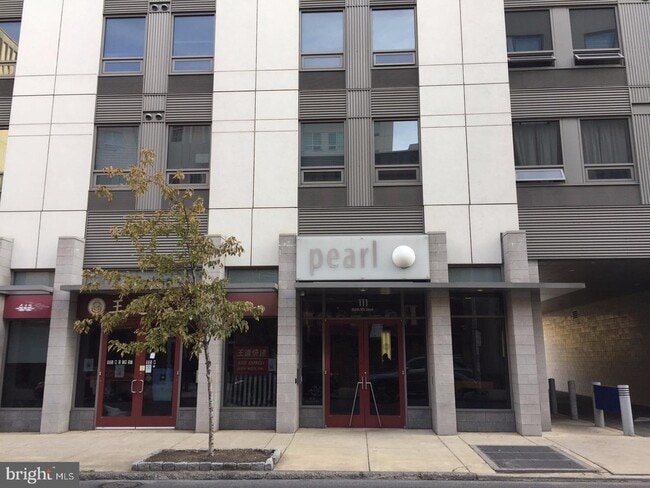 Building Photo - 815-37 Arch St
