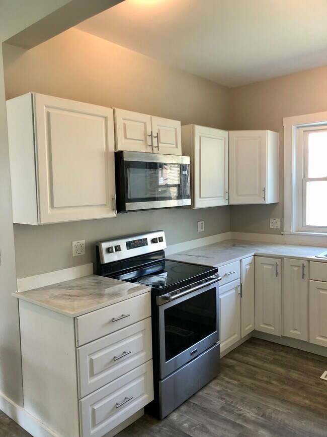 Foto del edificio - 141 Peltoma Ave