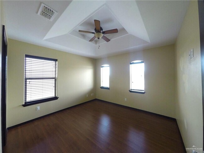 Foto del edificio - 8 49th St