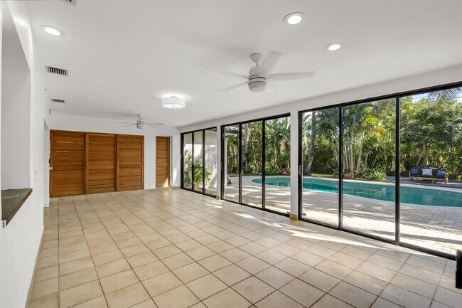 Foto del edificio - 4408 Monroe St