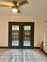 Building Photo - 1418 SW 27th St