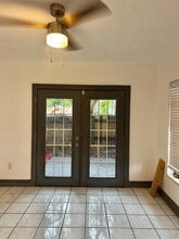 Building Photo - 1418 SW 27th St