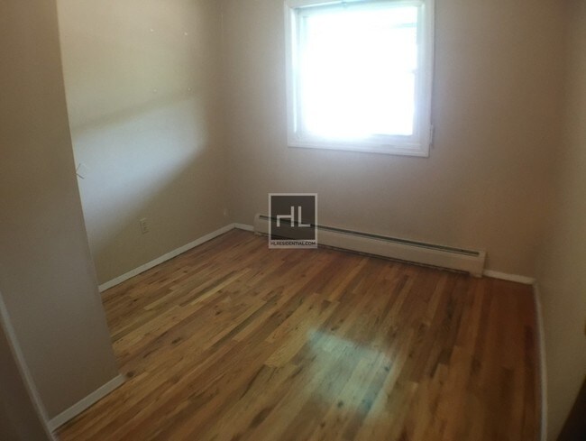 Building Photo - 2228 Steinway St