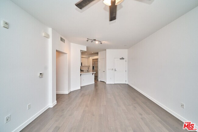 Foto del edificio - 629 Traction Ave