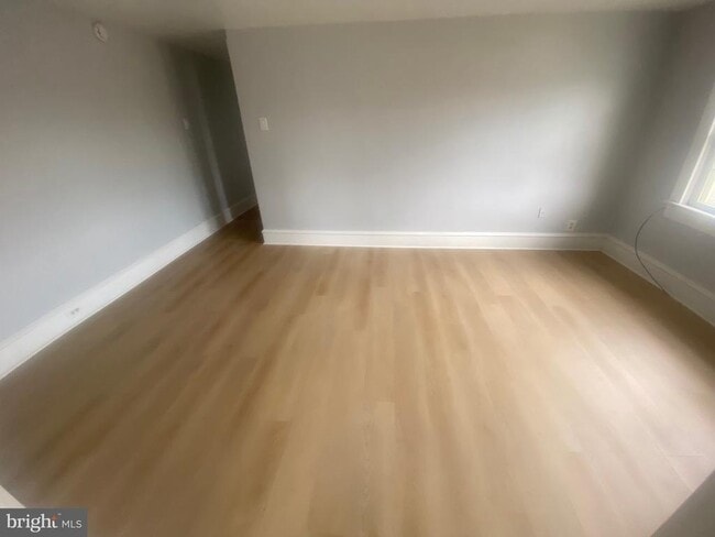 Foto del edificio - 109 N Thomas Ave