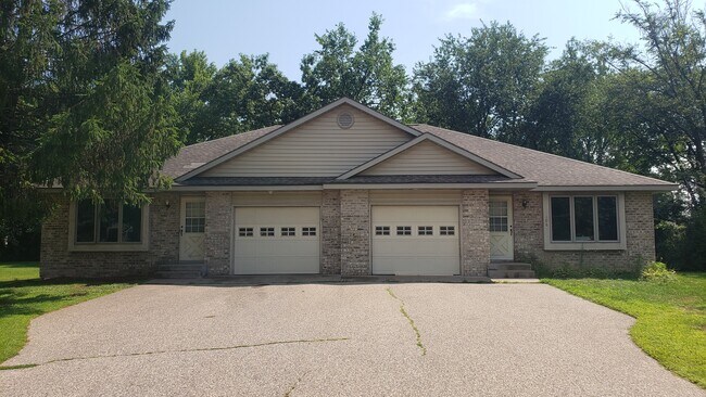 Building Photo - 108 Mill Road Ct