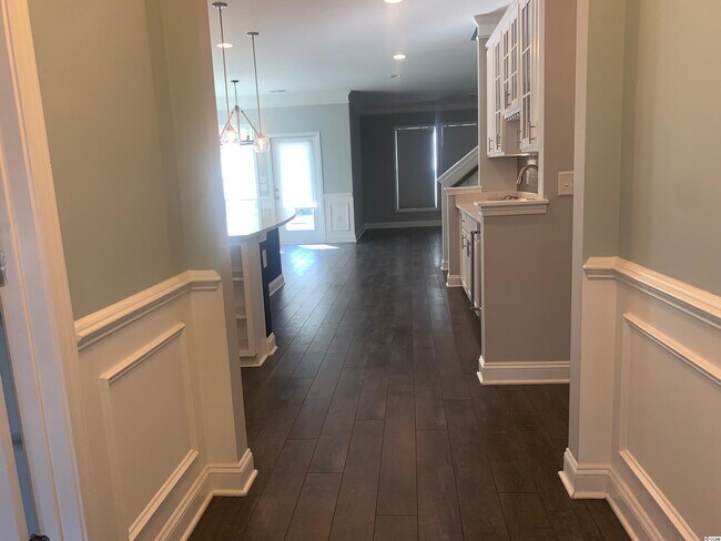 Building Photo - 2445 Craven Dr