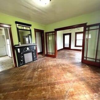 Building Photo - 2811 IA-1