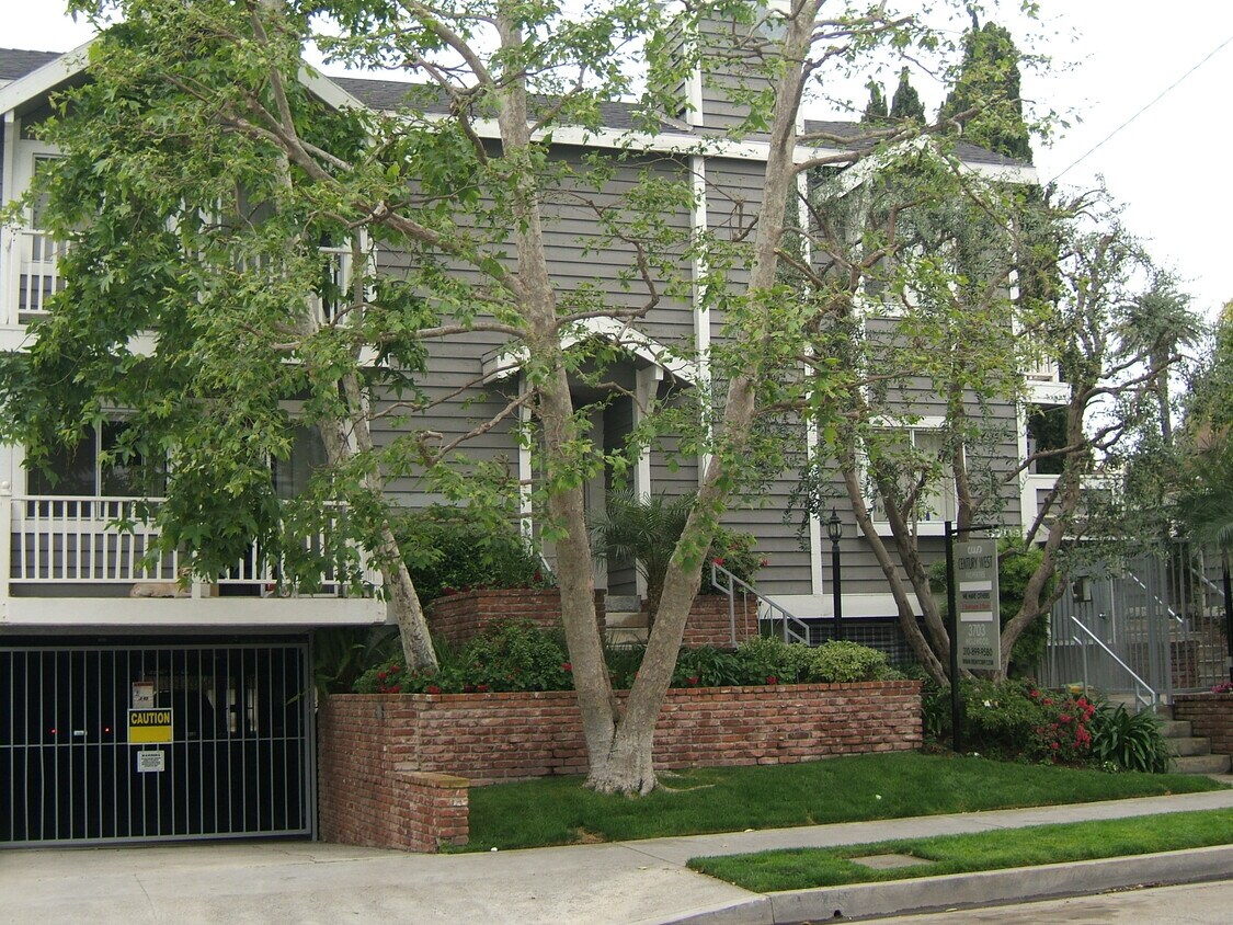 Primary Photo - 3703 Inglewood Blvd
