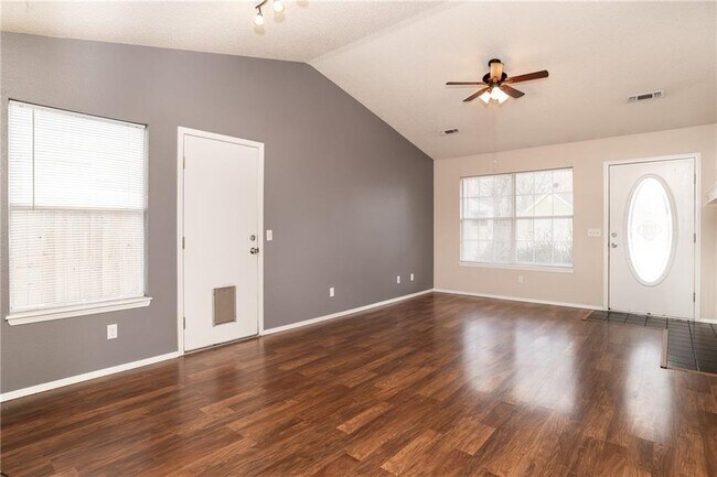 Foto del edificio - 15 Brookhollow Pl