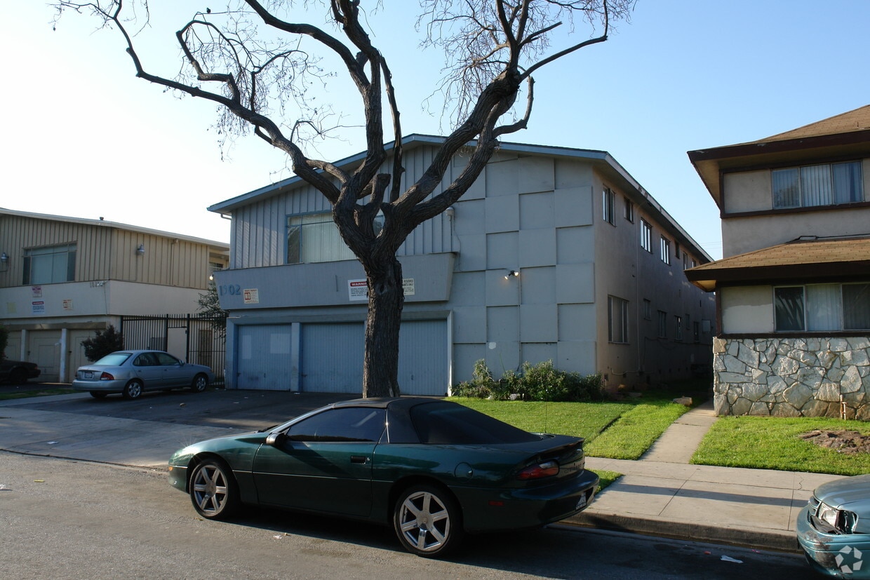Building Photo - 1902 W El Segundo Blvd
