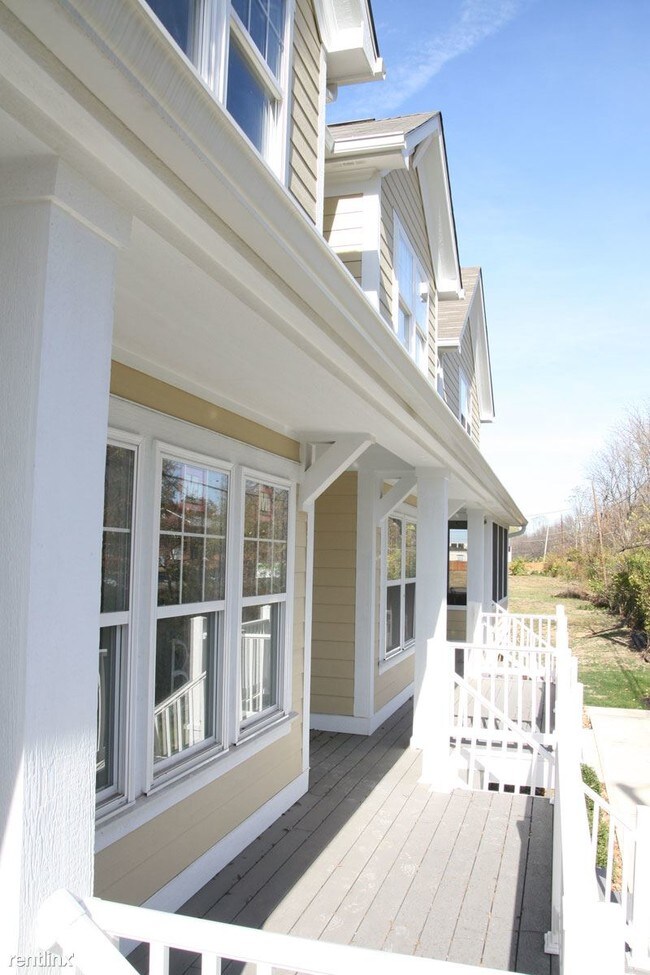 Building Photo - 1016 Walford Pl