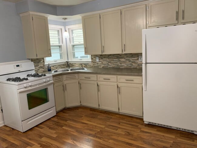 Eat-in kitchen - 3520 Iroquois Trl