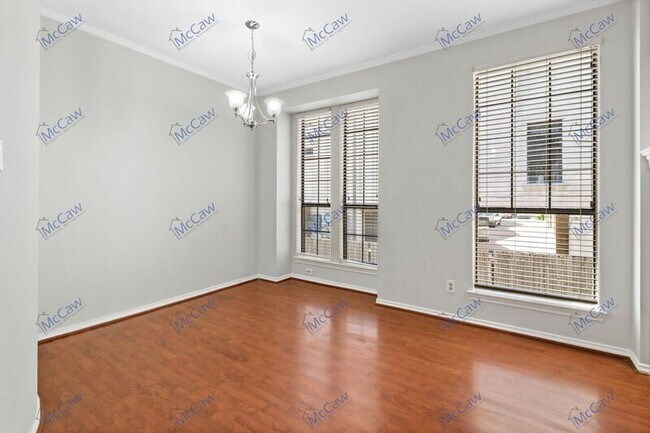 Building Photo - 4141 Hyer St.