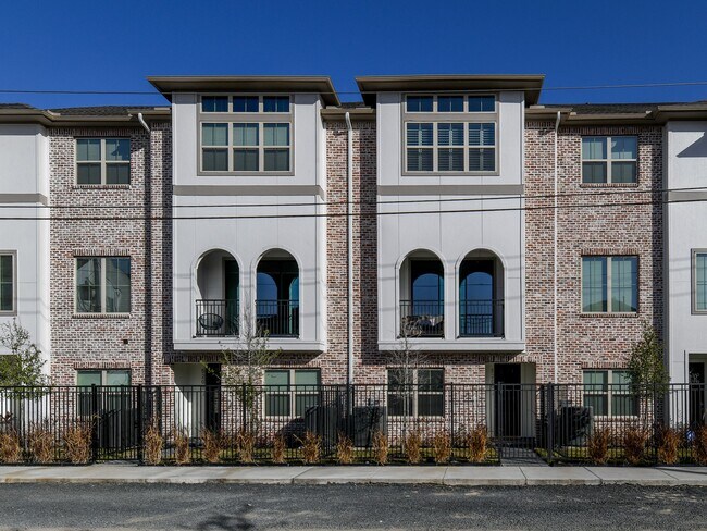 Building Photo - 5209 Allen St