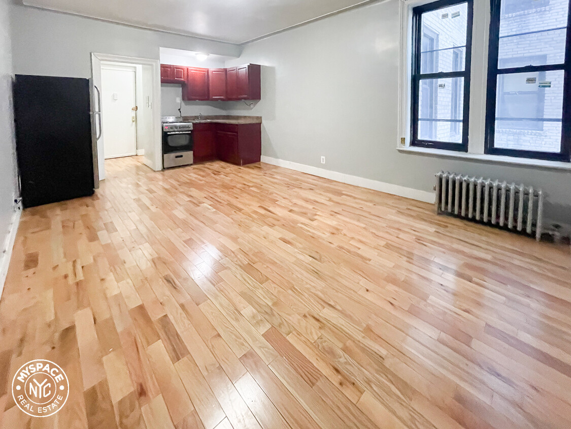 Primary Photo - 377 Montgomery St