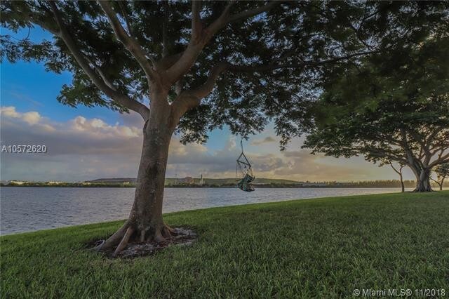 Foto del edificio - 809 Republic Ct