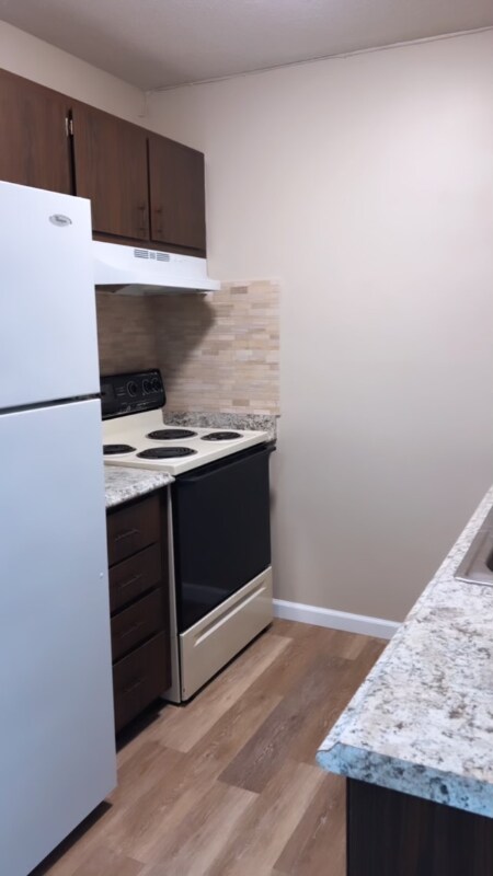 Foto del edificio - 3416 Balboa Ln