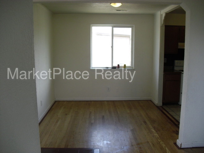 Building Photo - Duplex for rent - Commerce City