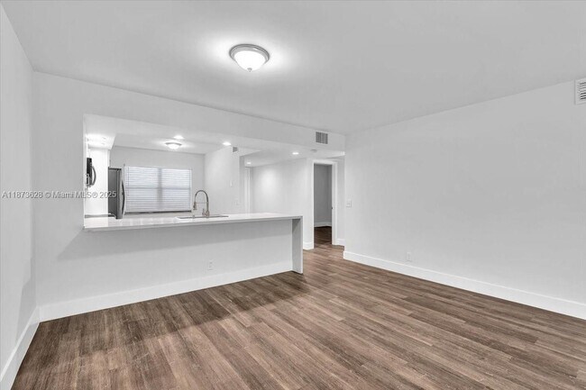 Foto del edificio - 1201 SW 128th Terrace